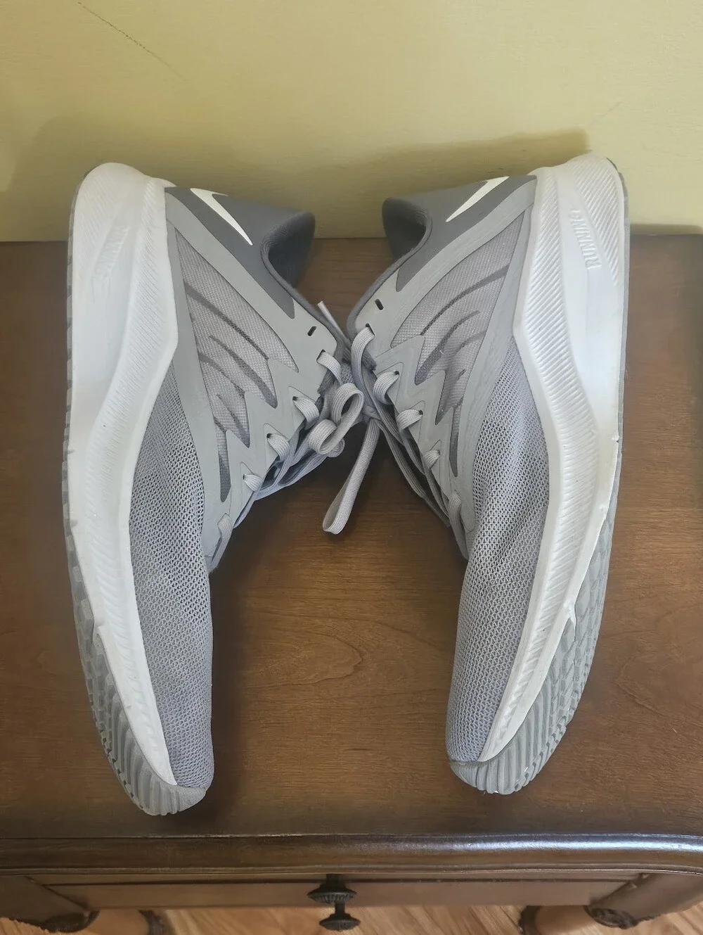 Nike Quest 3 Road Running Shoes Size 12 EUC
